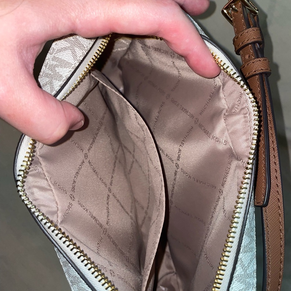 Michael Kors crossbody bag brand new never used - Picture 4 of 7